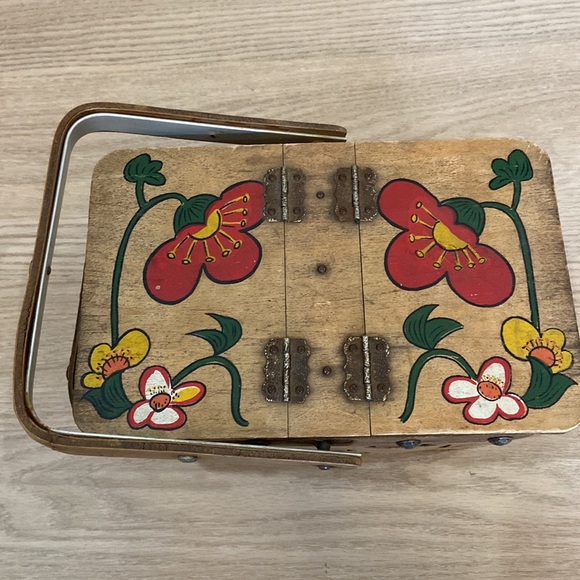 Vintage picnic basket made in Japan 🧺 - Picture 3 of 12